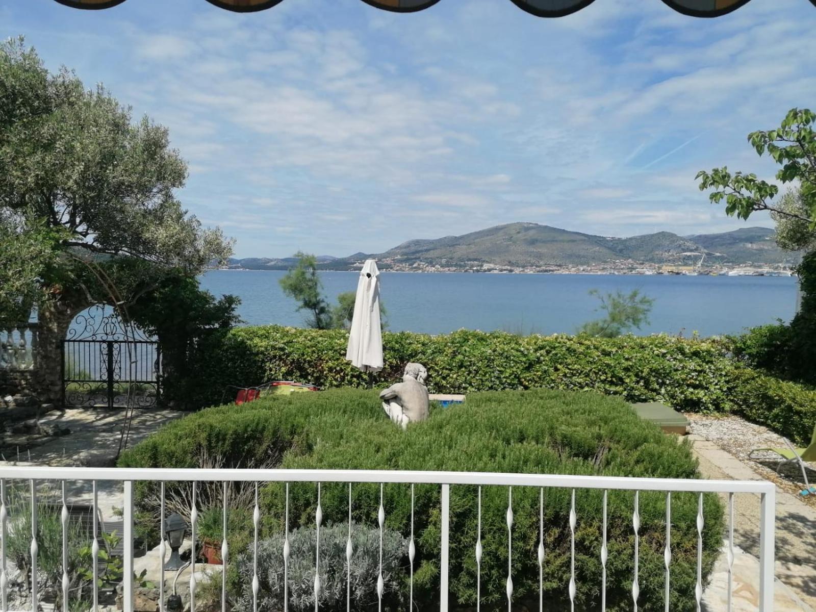 Apartments Villa Julia Trogir Exterior foto