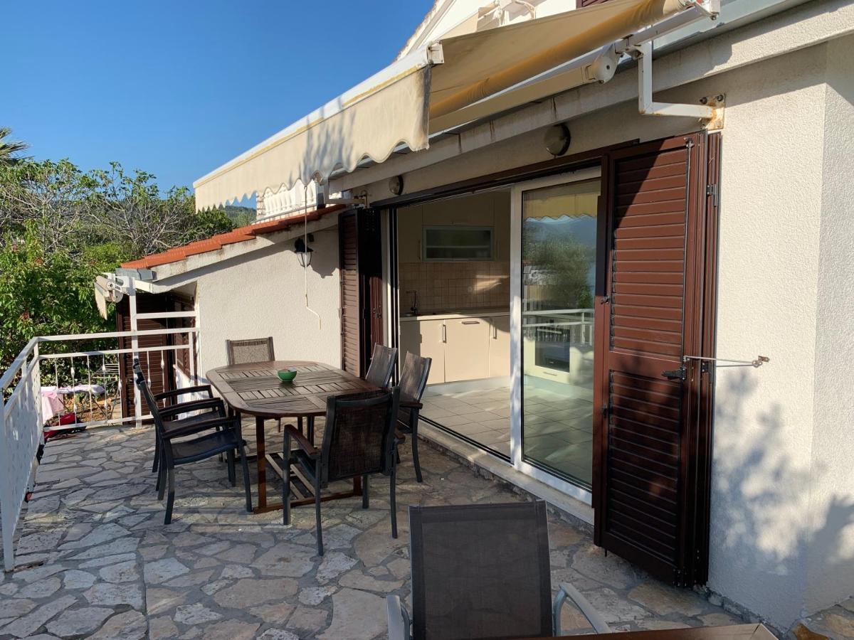 Apartments Villa Julia Trogir Exterior foto