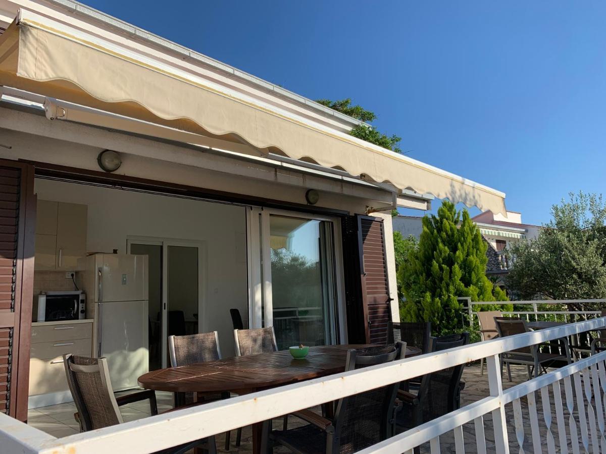 Apartments Villa Julia Trogir Exterior foto